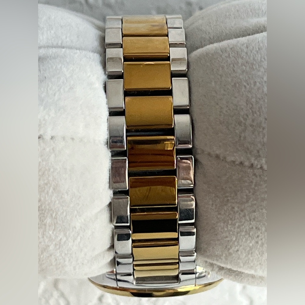 GUCCI G-Timeless YA126531 Two-Tone PVD Stainless Steel ladies Watch - Picture 8 of 17